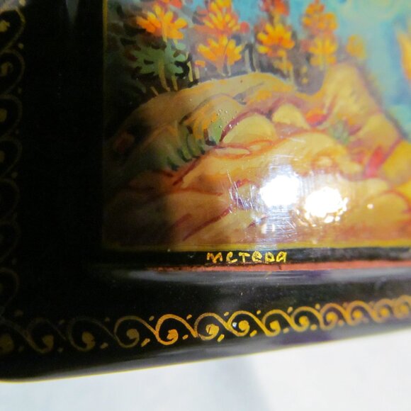 Russian Black Lacquer Box Tale of Tsar Saltan Swan Princess Mstera Signed - Picture 5 of 16